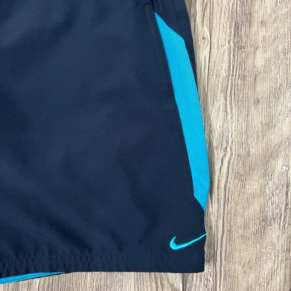 Men's Nike Swim Trunks Shorts M Pockets Logo Surf Beach Outdoor Lined - Picture 3 of 5